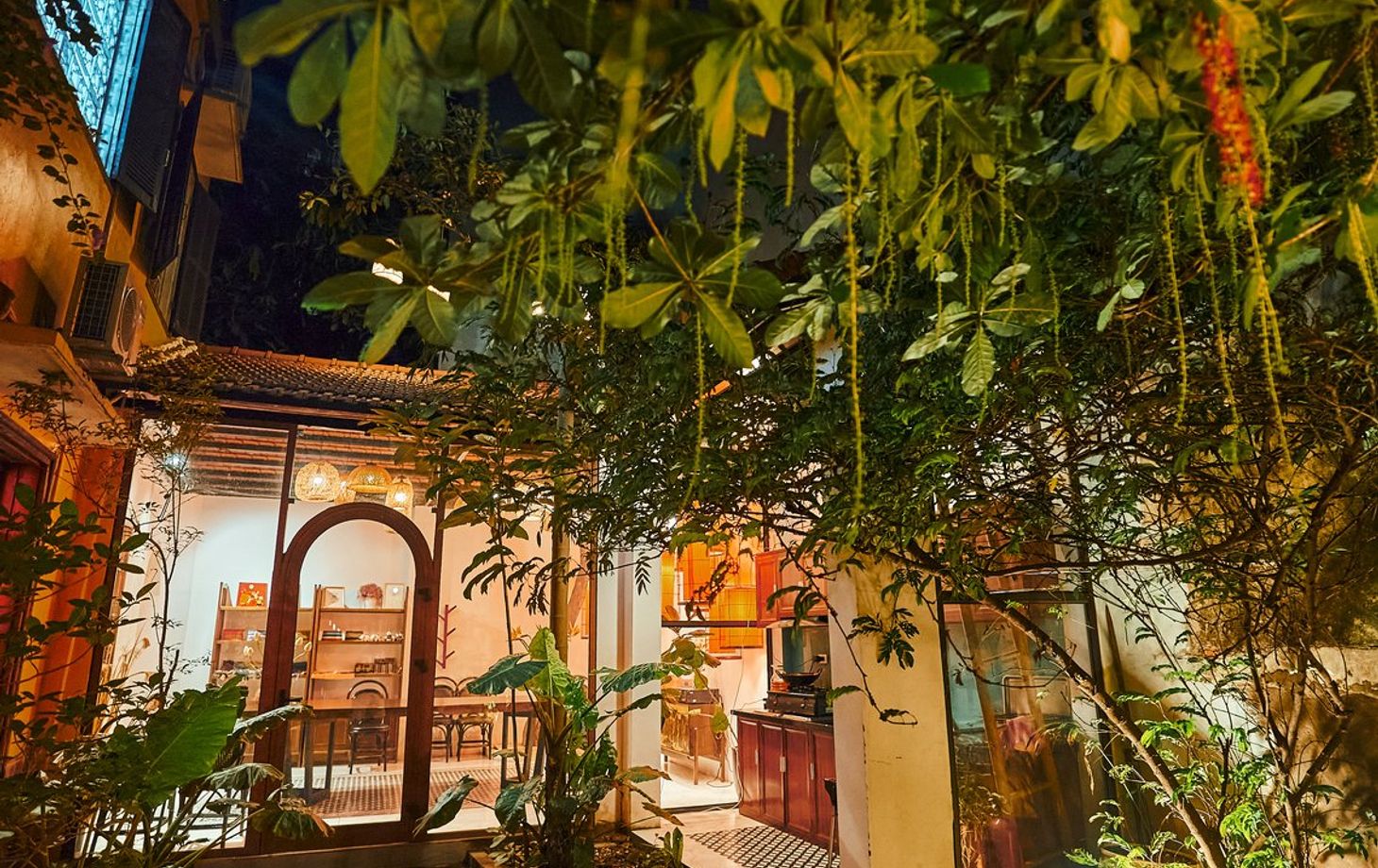 Cuisinez Nem Rán et Bún Chả à Hanoi Garden Villa et café aux œufs gratuit