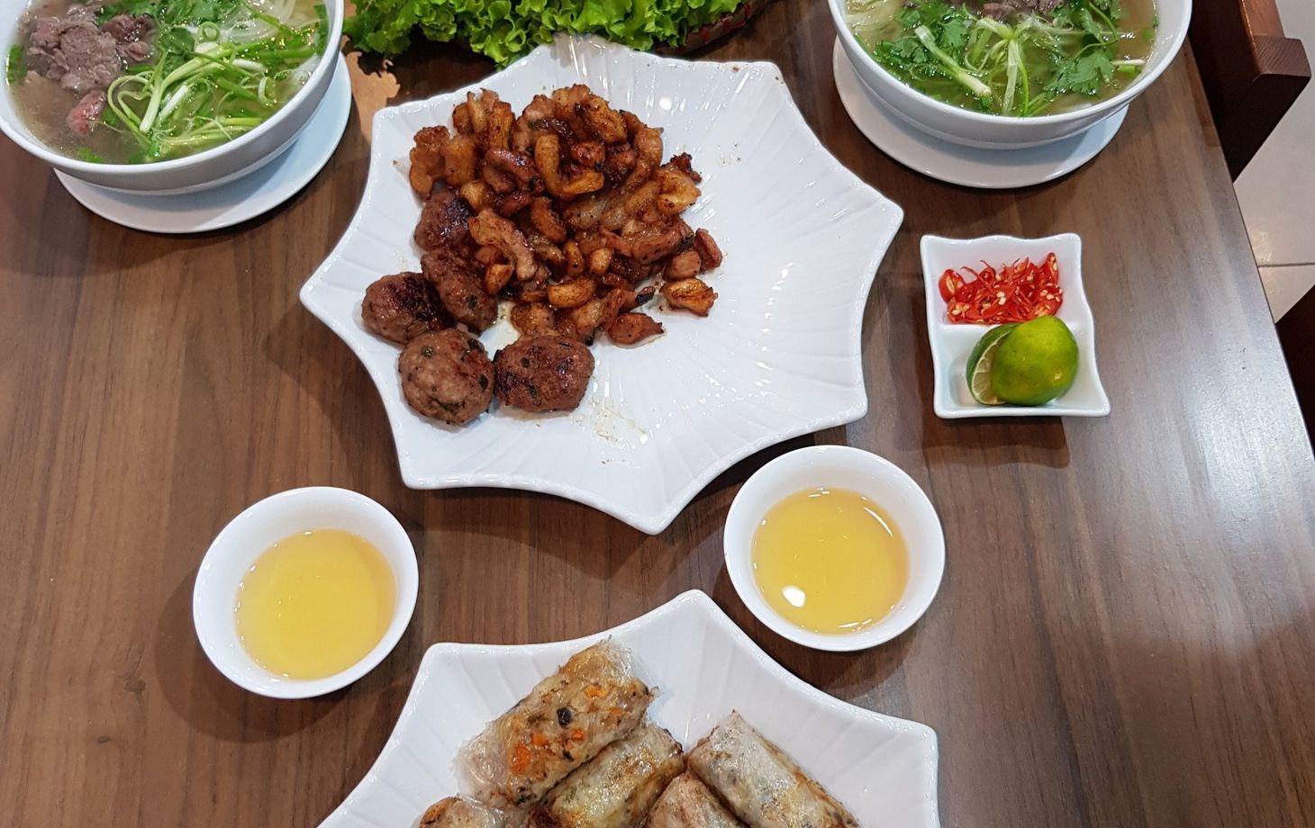 Hoang's Cooking Class with Local Market Tour
