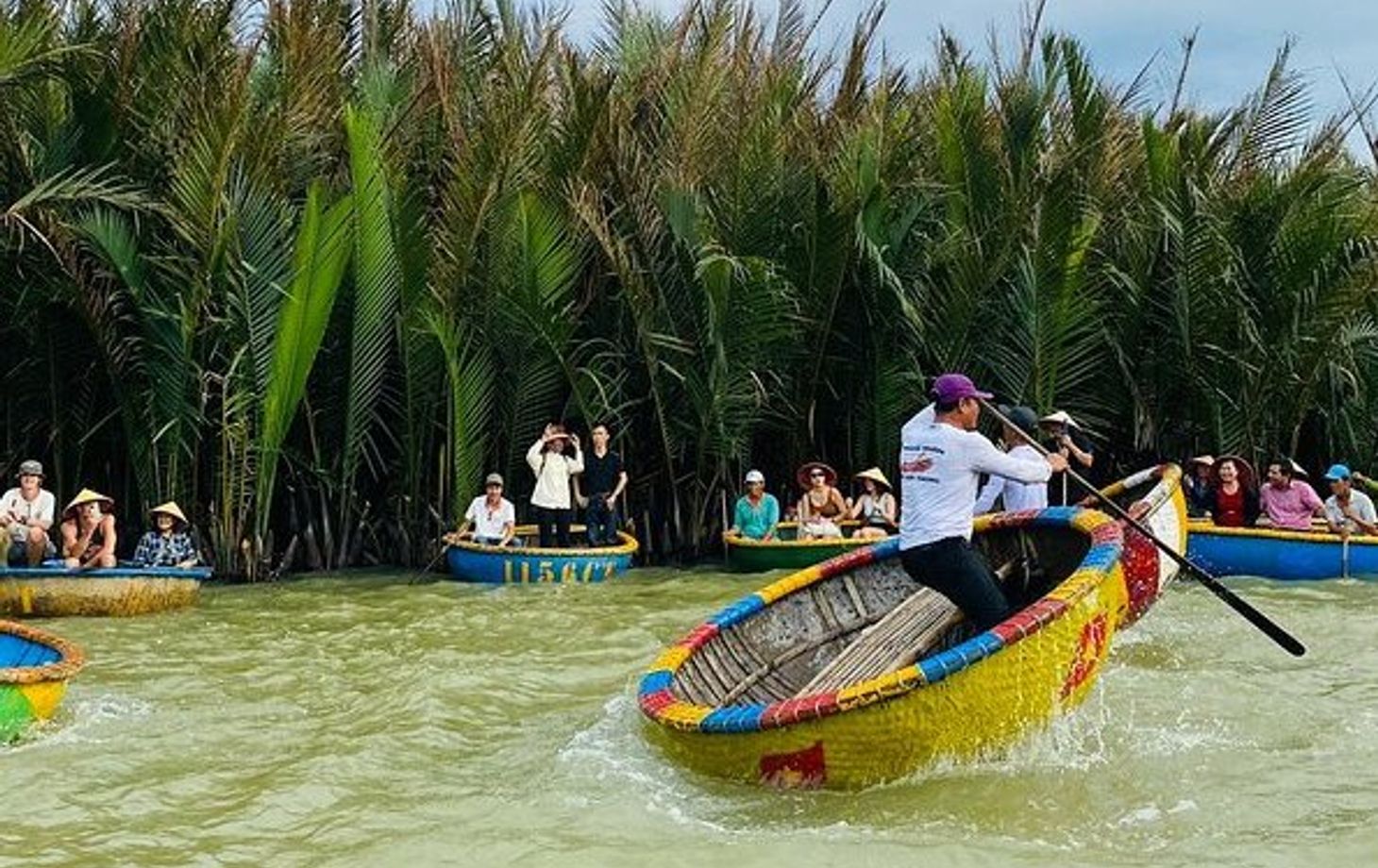 Local Market, Basket Boat and Lantern-Making Experience with Culinary Class in Hoi An