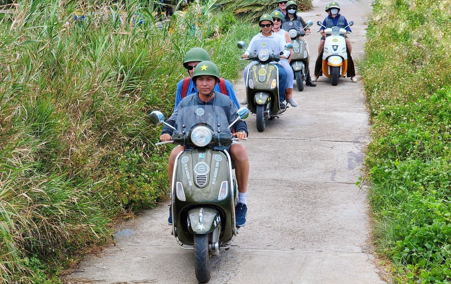 Hoi An Vespa Culinary Journey – Market Tour, Village Visit & Cooking Class