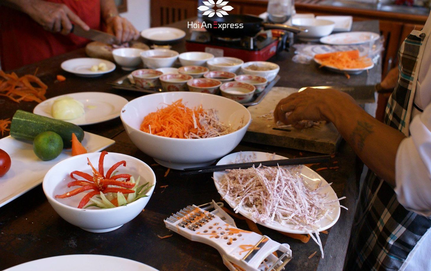 Vietnam Home Cooking Expert with Authentic Markets Experiences