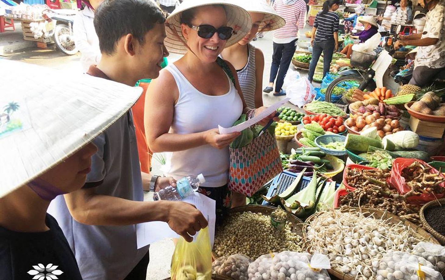 Vietnam Home Cooking Expert with Authentic Markets Experiences