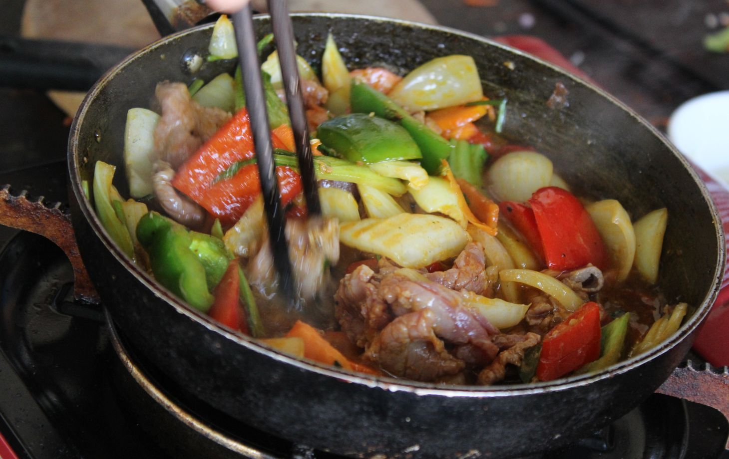 Vietnam Home Cooking Expert with Authentic Markets Experiences