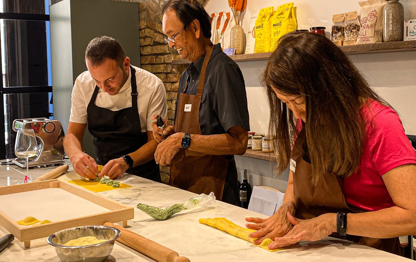 Hausgemachte Pasta & Tiramisu-Kurs mit unbegrenztem Wein vom Colosseum