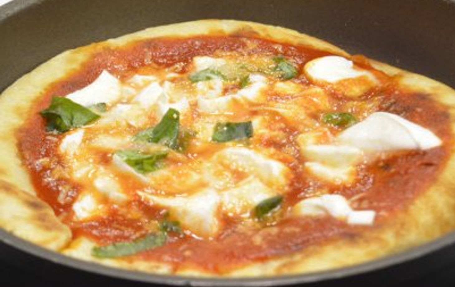 Hands-On Pizza Class in Naples: Margherita, Fried Calzone & More