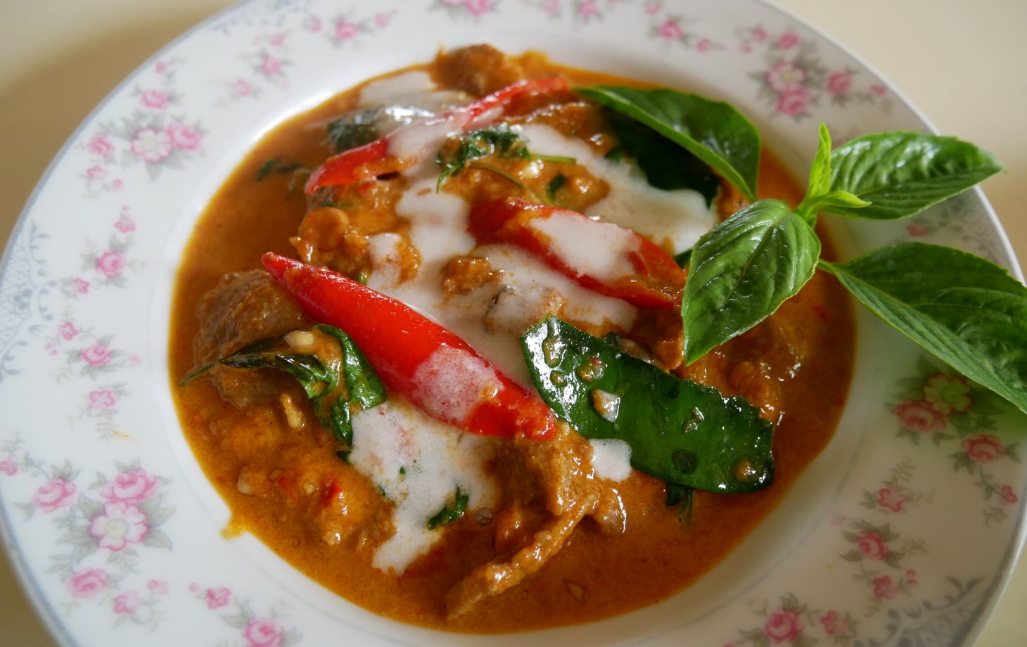 Cours de cuisine thaïlandaise ludique de 2 jours/1 nuit dans une cuisine familiale et excursion en bateau inclus