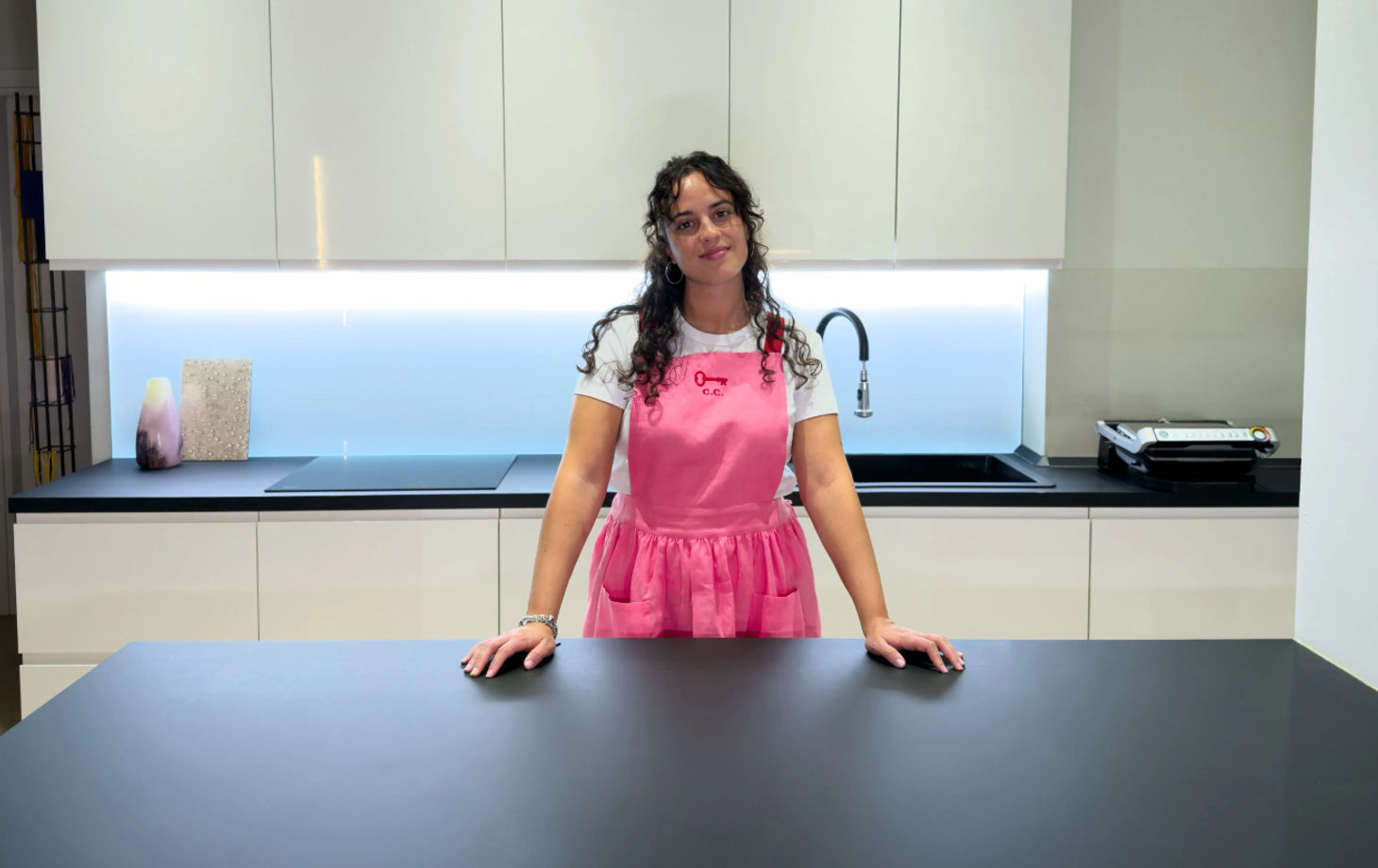 Interactive Italian Cooking Class in an Artsy Apartment