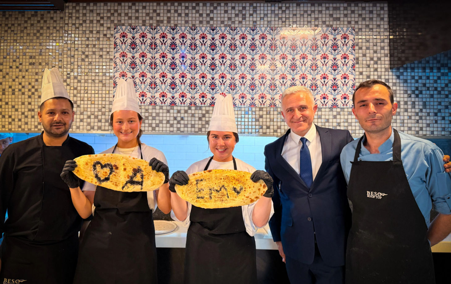 Istanbul: Traditional Turkish Pizza & Kebab Cooking Experience