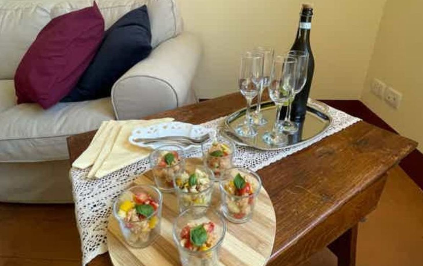Tastes of Tuscany: Italian Aperitif & Tiramisu Experience