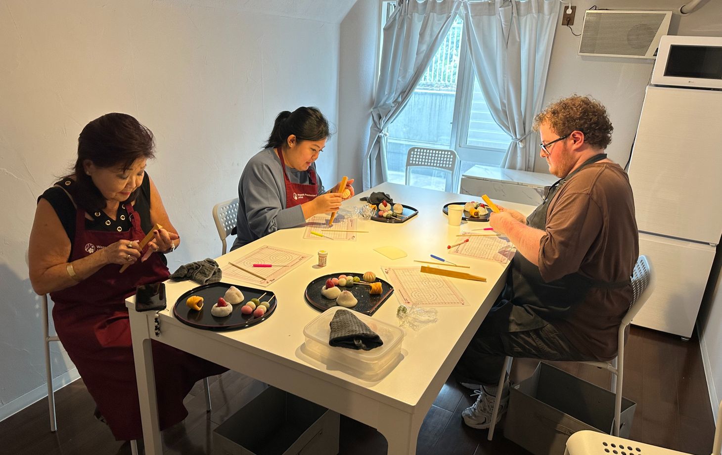 Japanese Sweets: Mochi, Daifuku and Wagashi Making Class + Matcha in Toyko