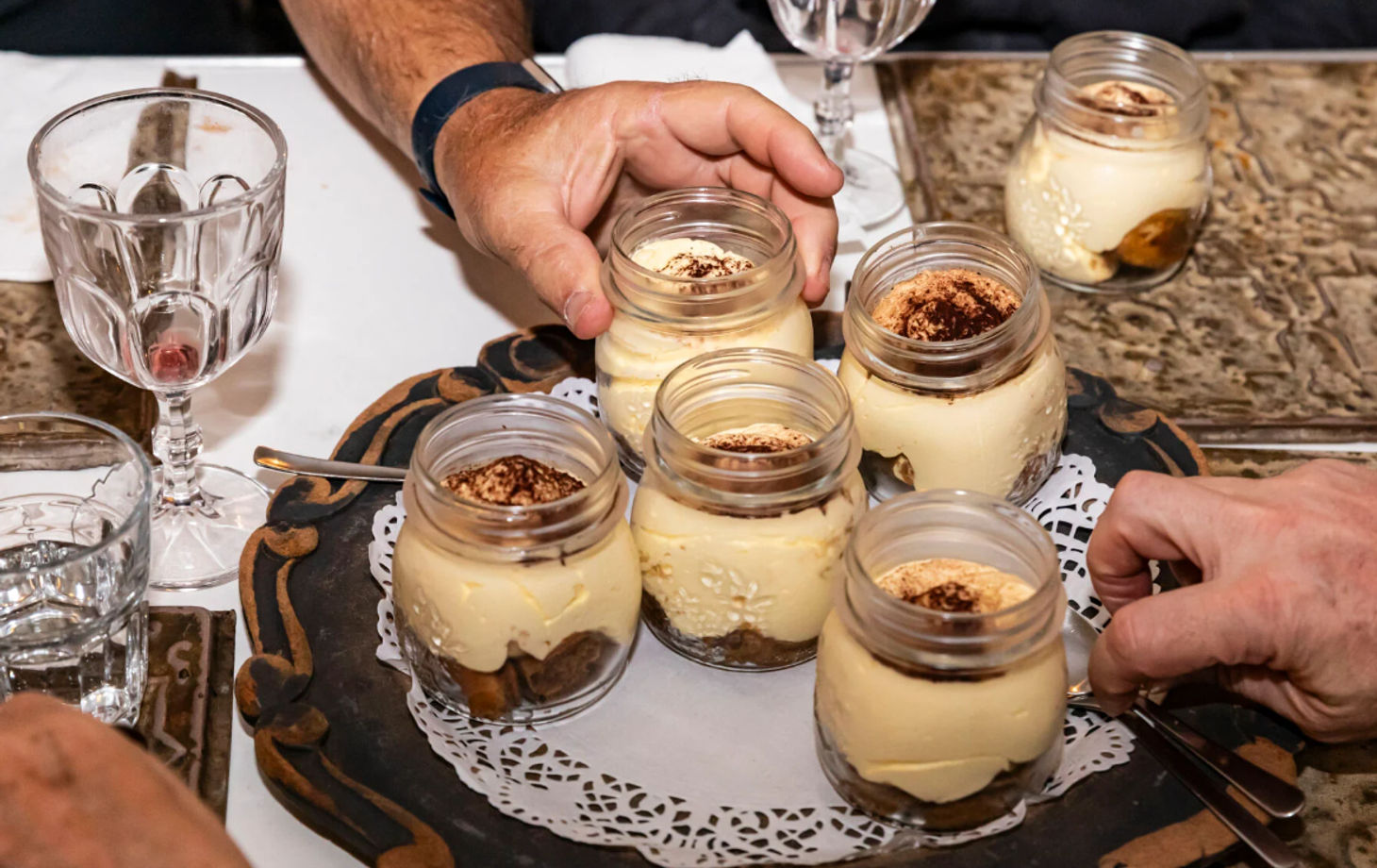 Soirée à Rome : Expérience VIP en voiturette de golf avec restauration et boissons