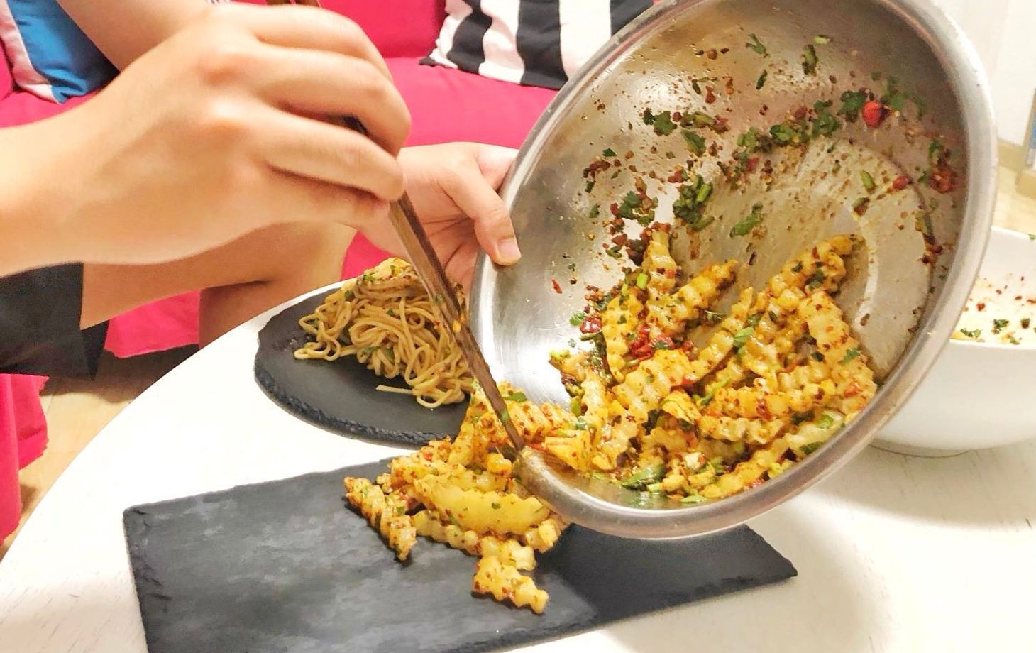 Learn Cold Noodle And Wolf-Tooth Potato At Local House