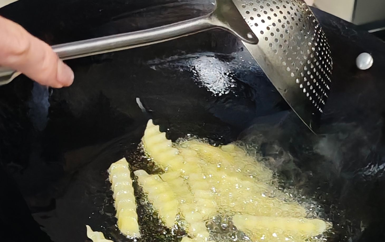 Learn Cold Noodle And Wolf-Tooth Potato At Local House