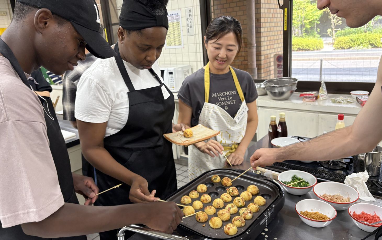Divertiamoci a preparare i famosi Takoyaki giapponesi a Nagoya!