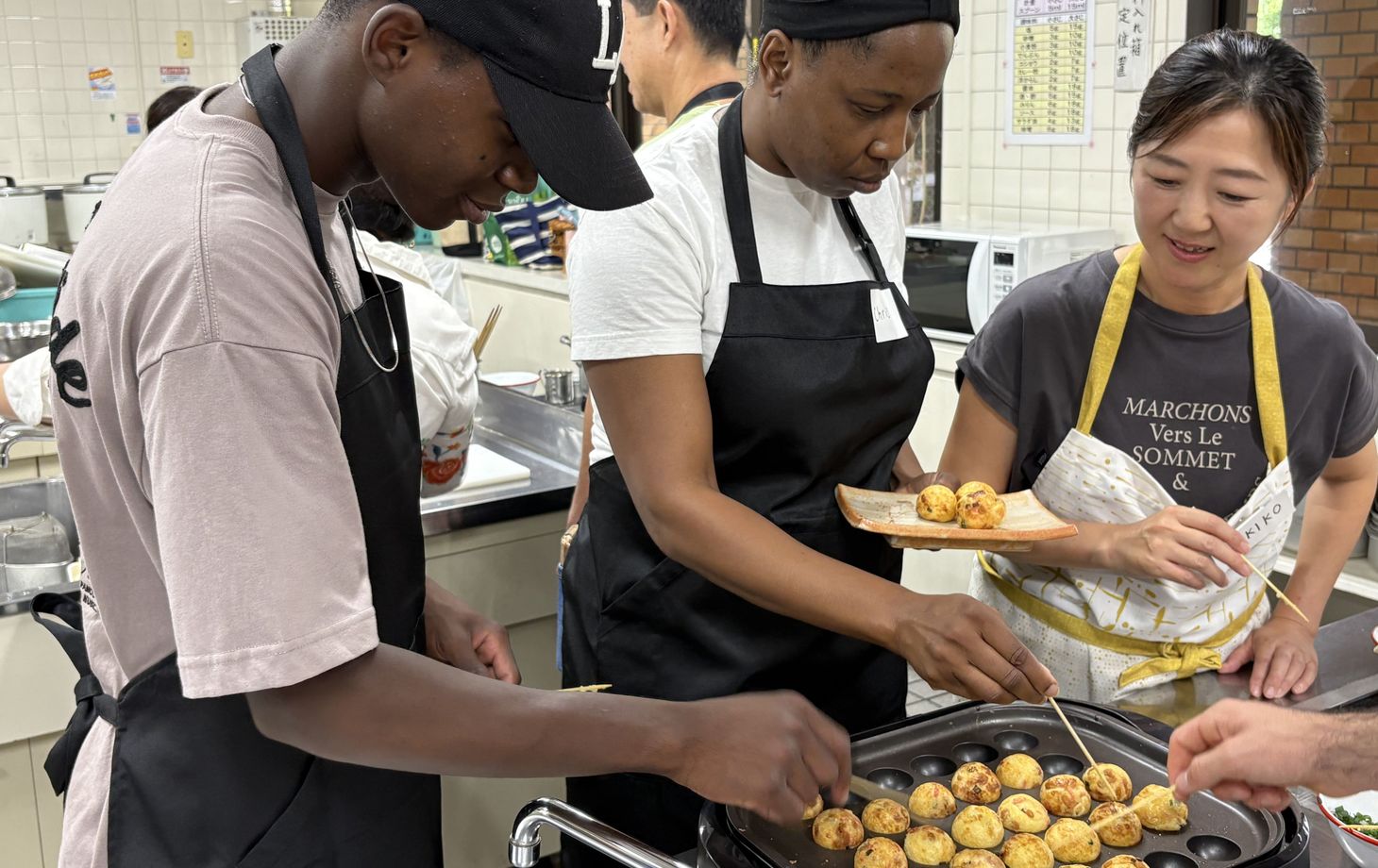 Mari bersenang-senang membuat Takoyaki Jepang yang terkenal di Nagoya!