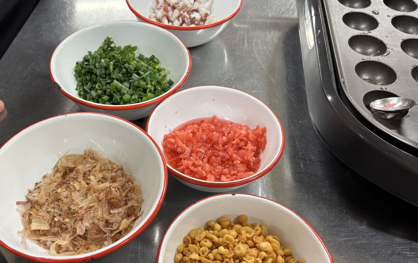 Mari bersenang-senang membuat Takoyaki Jepang yang terkenal di Nagoya!