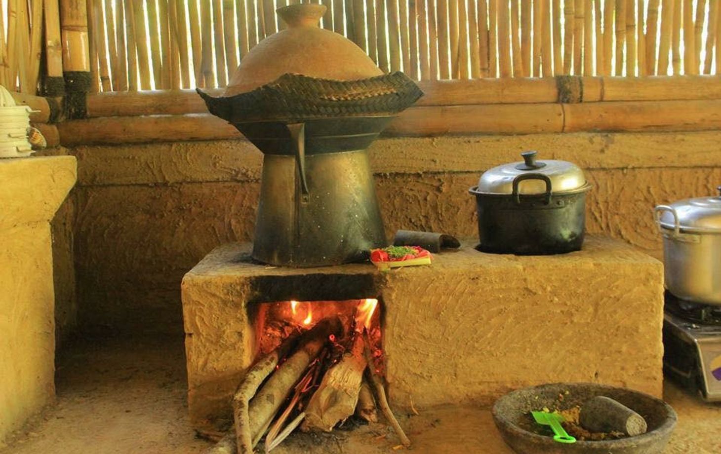 Exclusive Authentic Balinese Cooking in a Balinese Family Home
