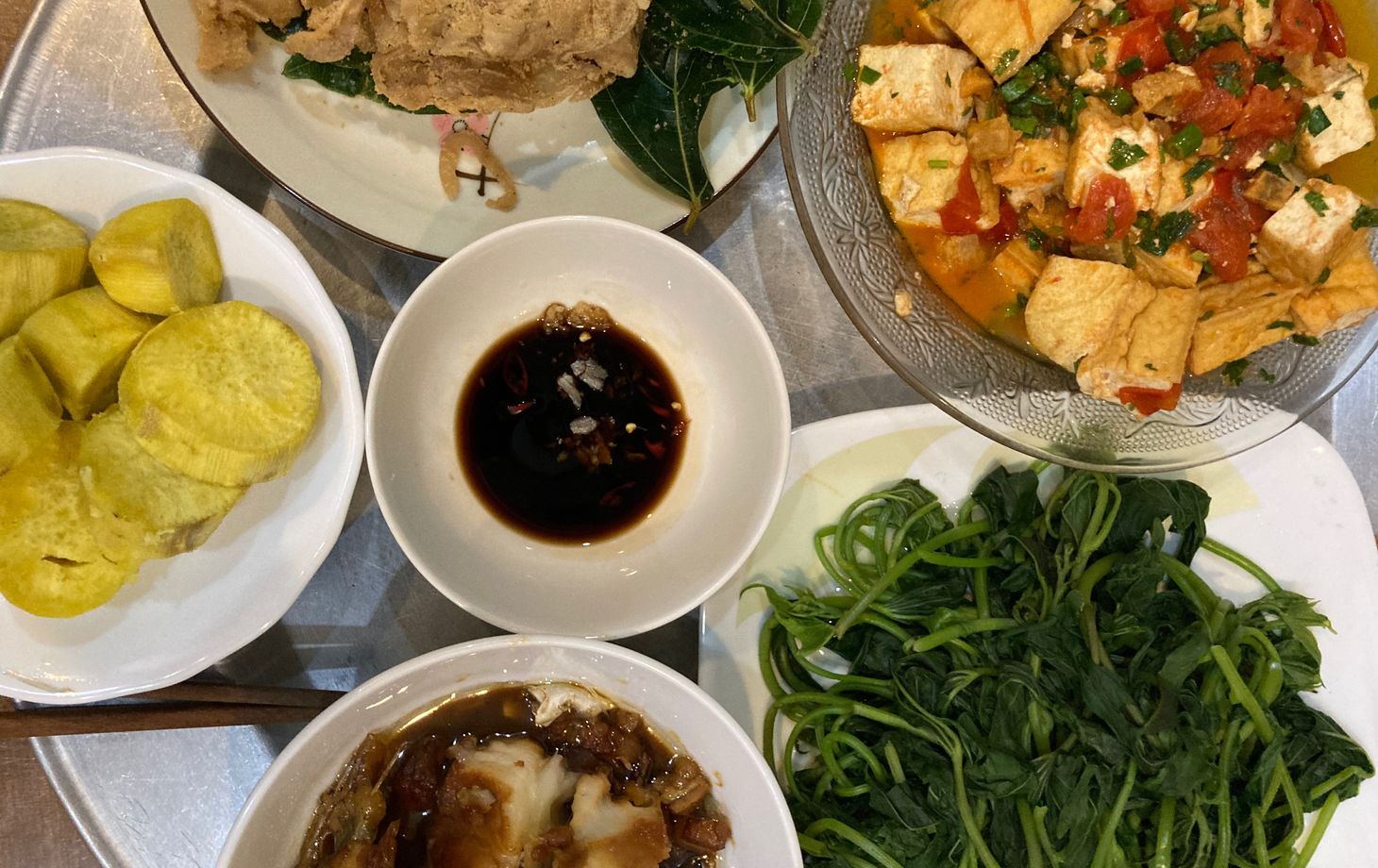 From Local Wet Market to Traditional Homestay Meal