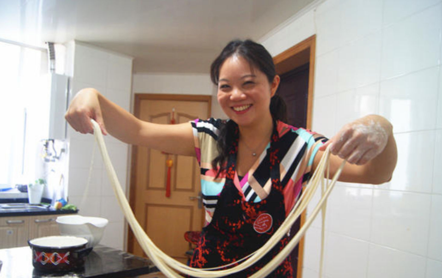 Hand-Pulled Noodles or Three-Colored Soup Dumplings Class with Wet Market Tour
