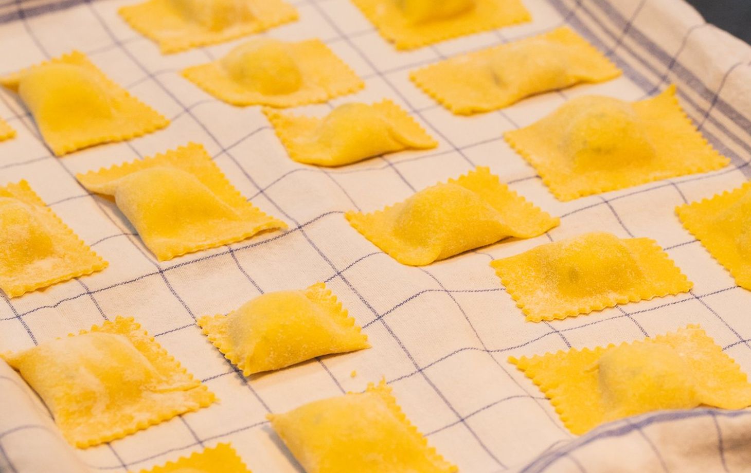 Rome: Maak zelf verse pasta met authentieke Italiaanse sauzen en wijn.