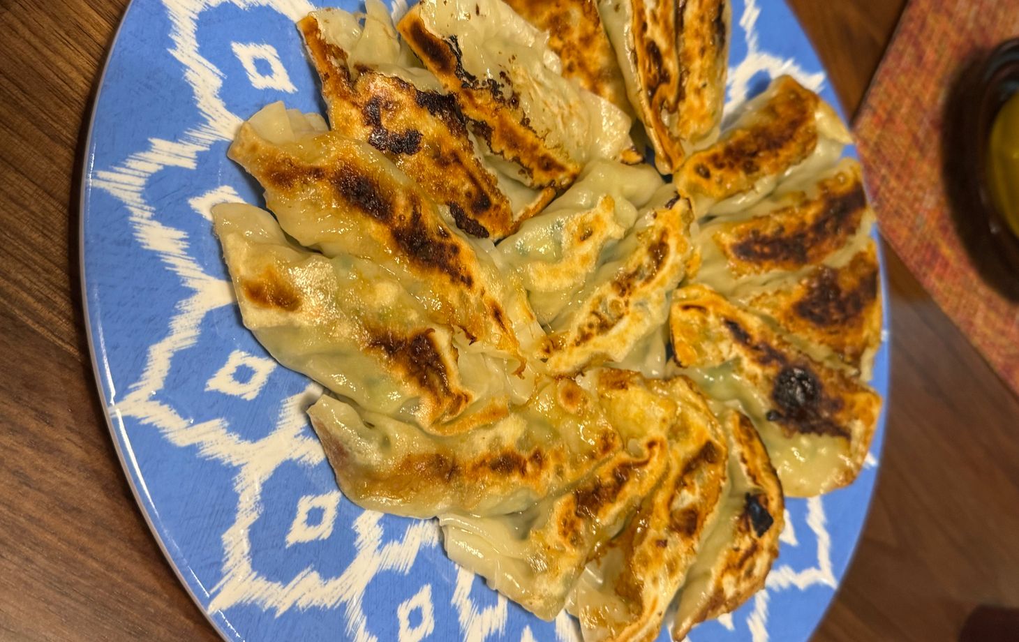 Préparez un assortiment de gyozas avec un chef dans la cuisine de rue du Kansai (ouest du Japon).