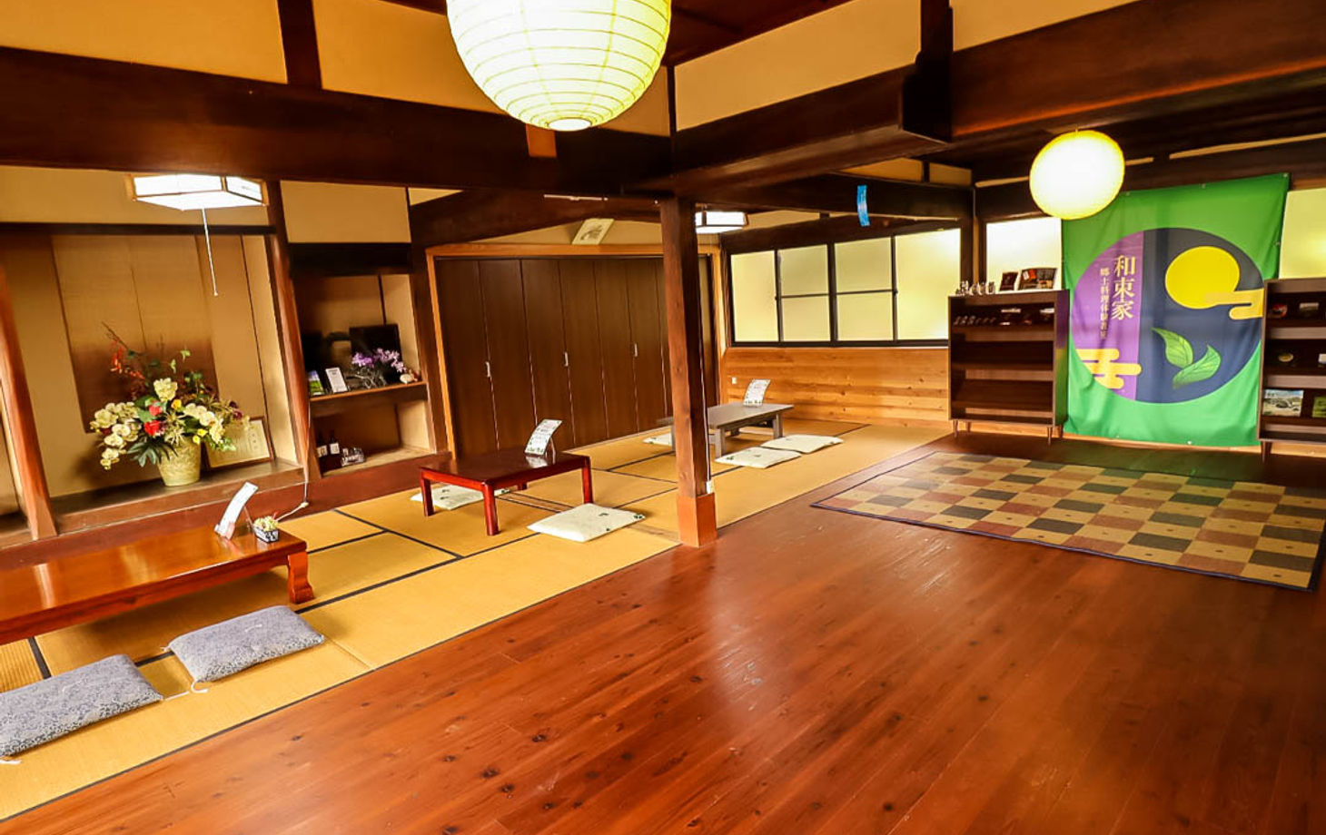 Préparation d'authentiques Cha Soba au Sencha à Kyoto