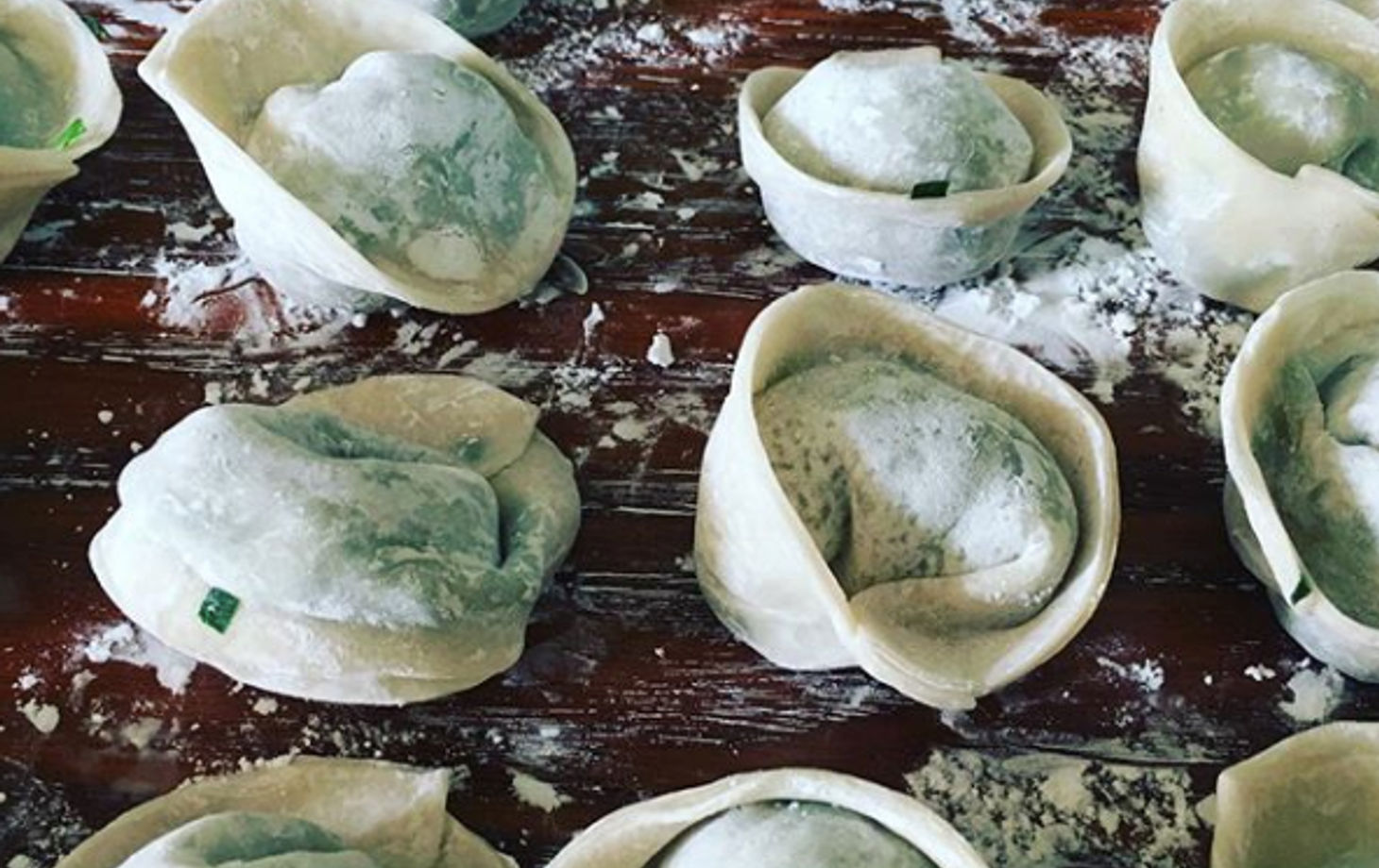 Du marché à la cuisine : cours de fabrication de raviolis bio et visite du marché (option végétarienne possible)