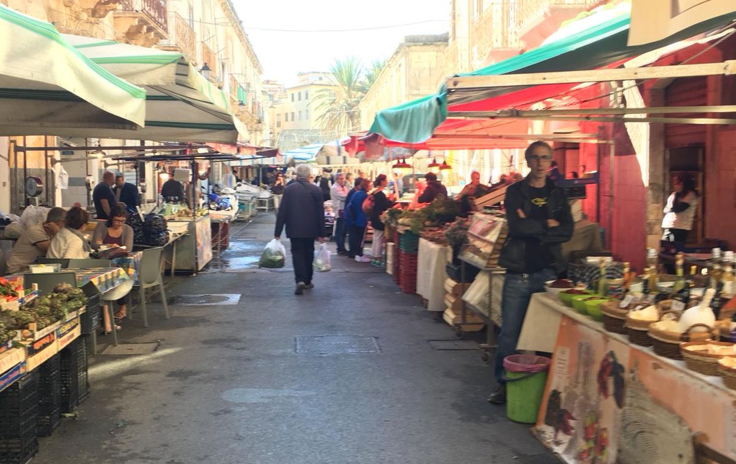 Market Tour & Street Food in Ortigia's Island