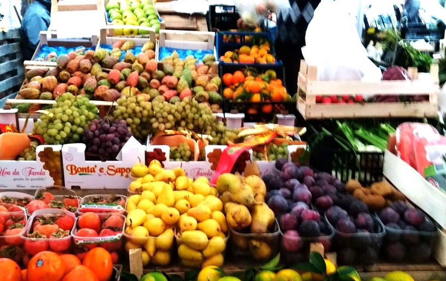 Market Tour & Street Food in Ortigia's Island