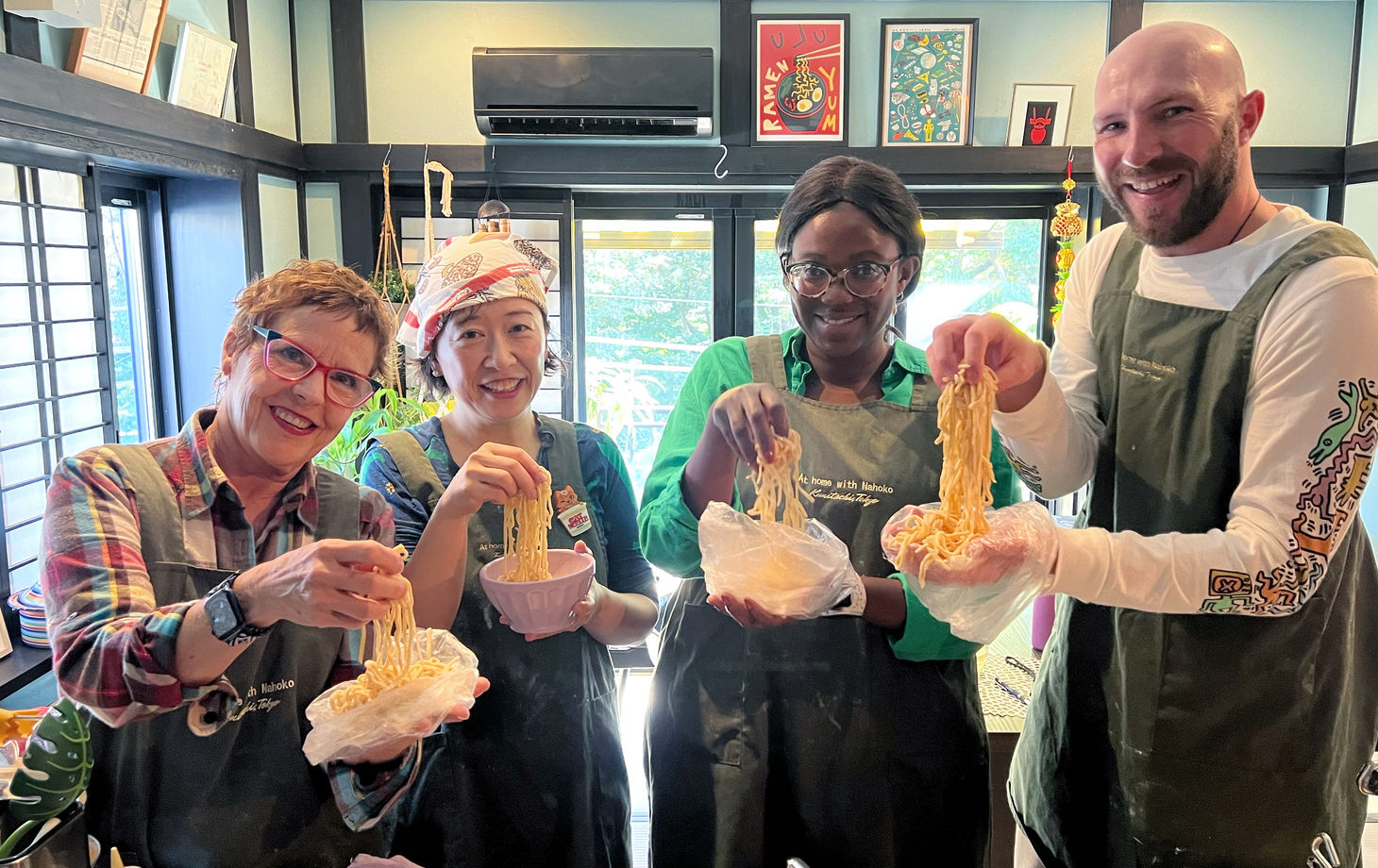 Lerne, Tokios legendäres Ramen von Grund auf selbst zuzubereiten – inklusive Brühe