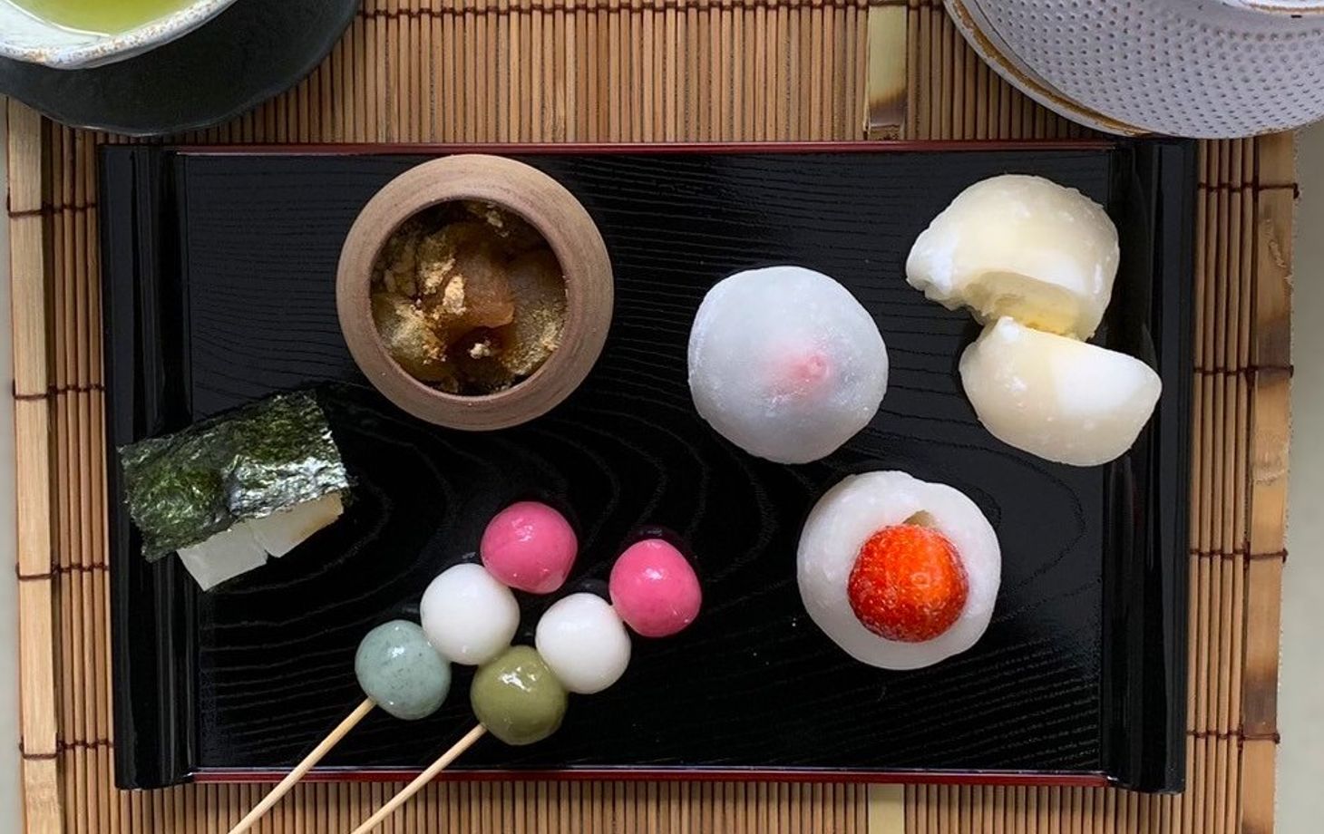 Traditional Japanese Mochi Making Class in Local Tokyo Home