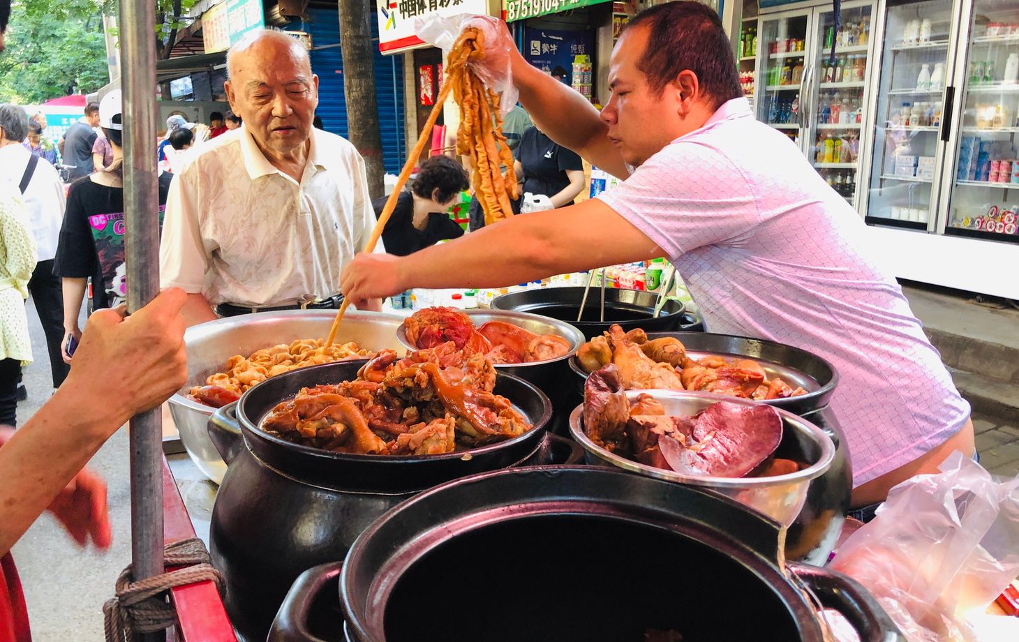 Breakfast Street Food & Market Tour with Tai Chi