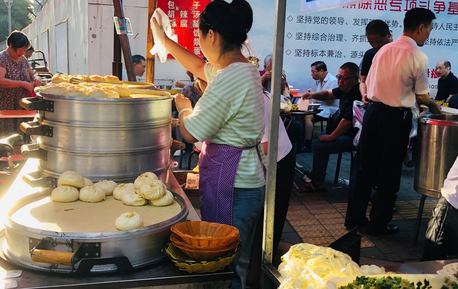 Breakfast Street Food & Market Tour with Tai Chi