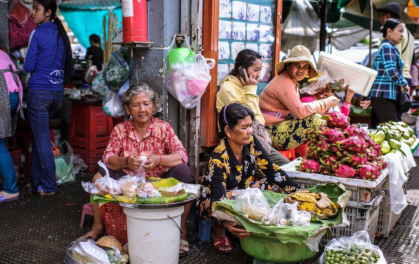 A Morning Market Tour with Culinary Experience in a Local Village