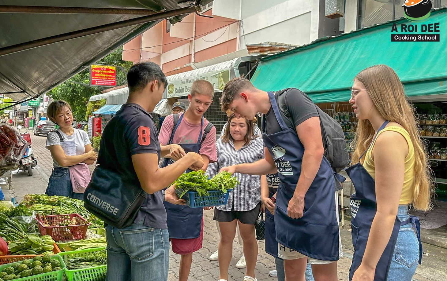 A ROI DEE Cooking School