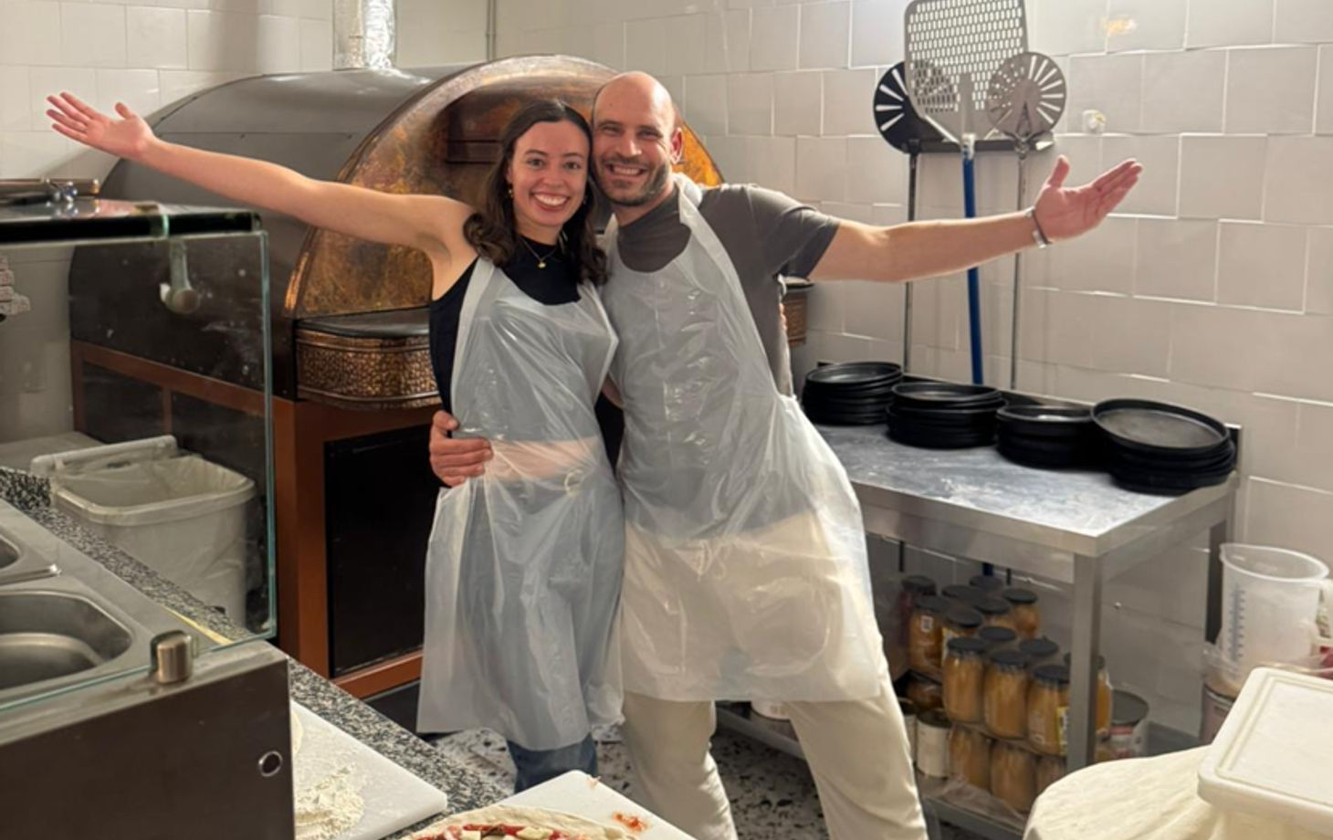 Naples : Fabrication de pizzas et de tiramisu avec du vin à volonté