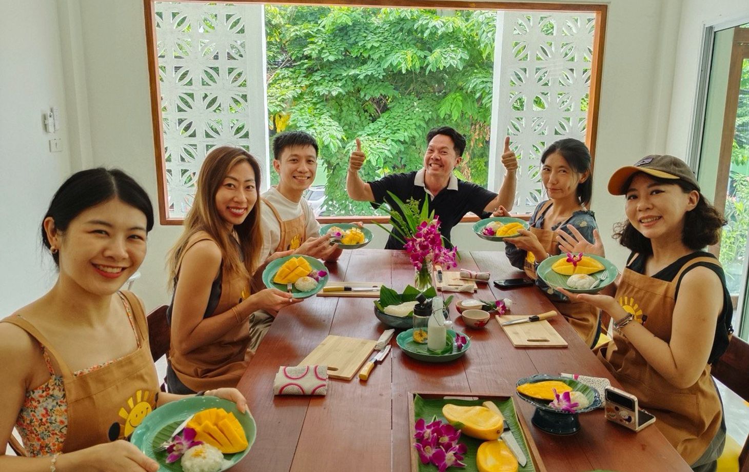 Taste of Thailand: Chinese-Language Cooking Class, Tuk Tuk Adventure & Market Tour (Opening Promo)