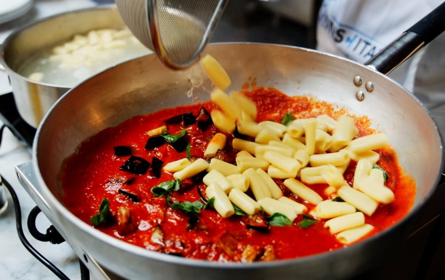 Kochkurs für frische Pasta in Palermo mit Gelato-Vorführung