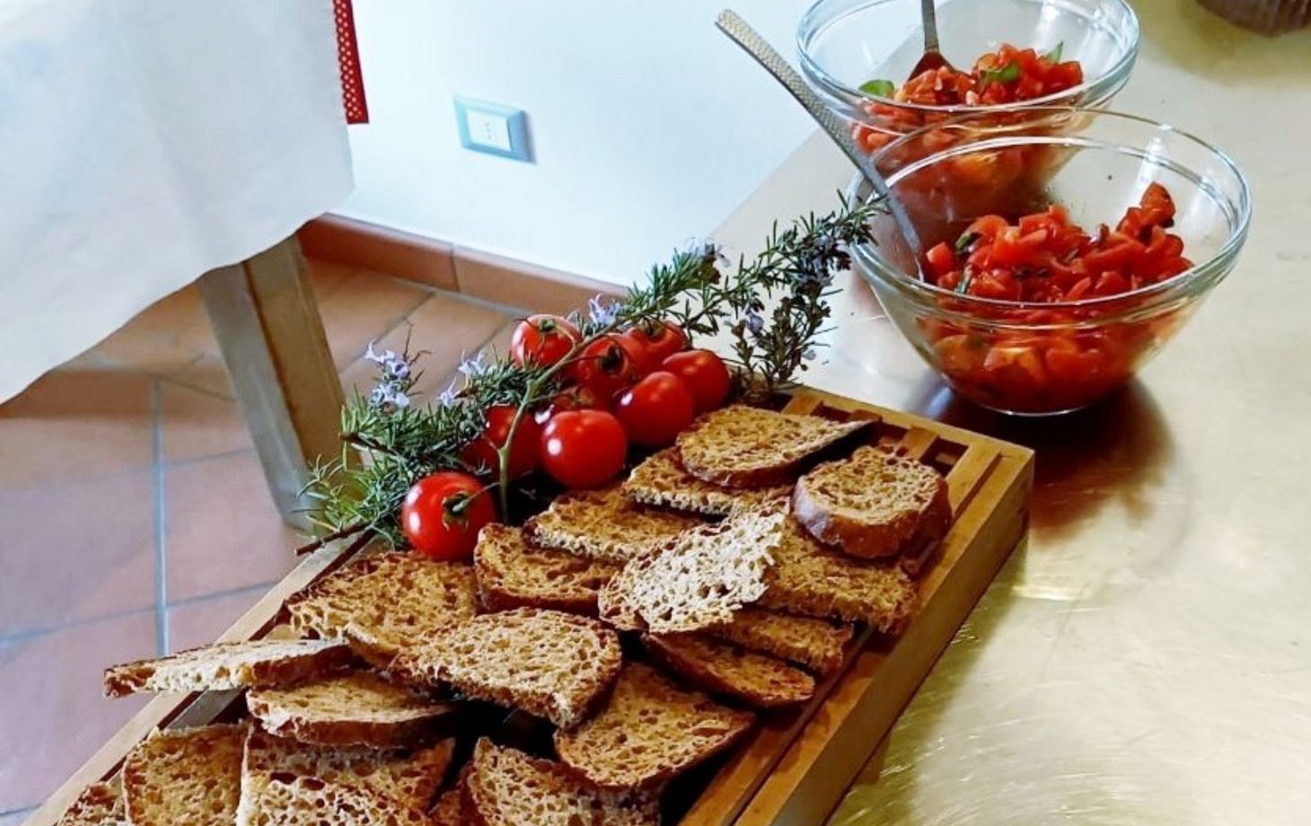 Private Authentic Family-Style Tuscan Cooking Experience in Chianti (1–2 Guests)