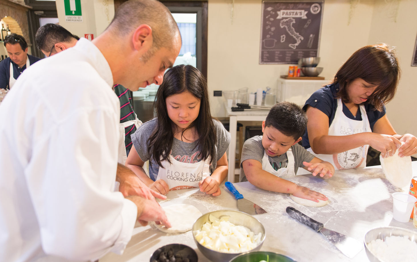 Family Fun: Pizza and Gelato Making Class in Florence