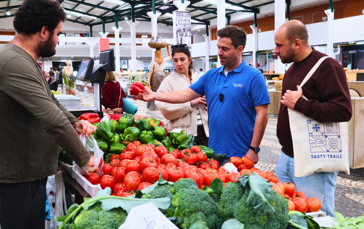 Portuguese Market, Wine & Seaside Cooking Experience in Setúbal