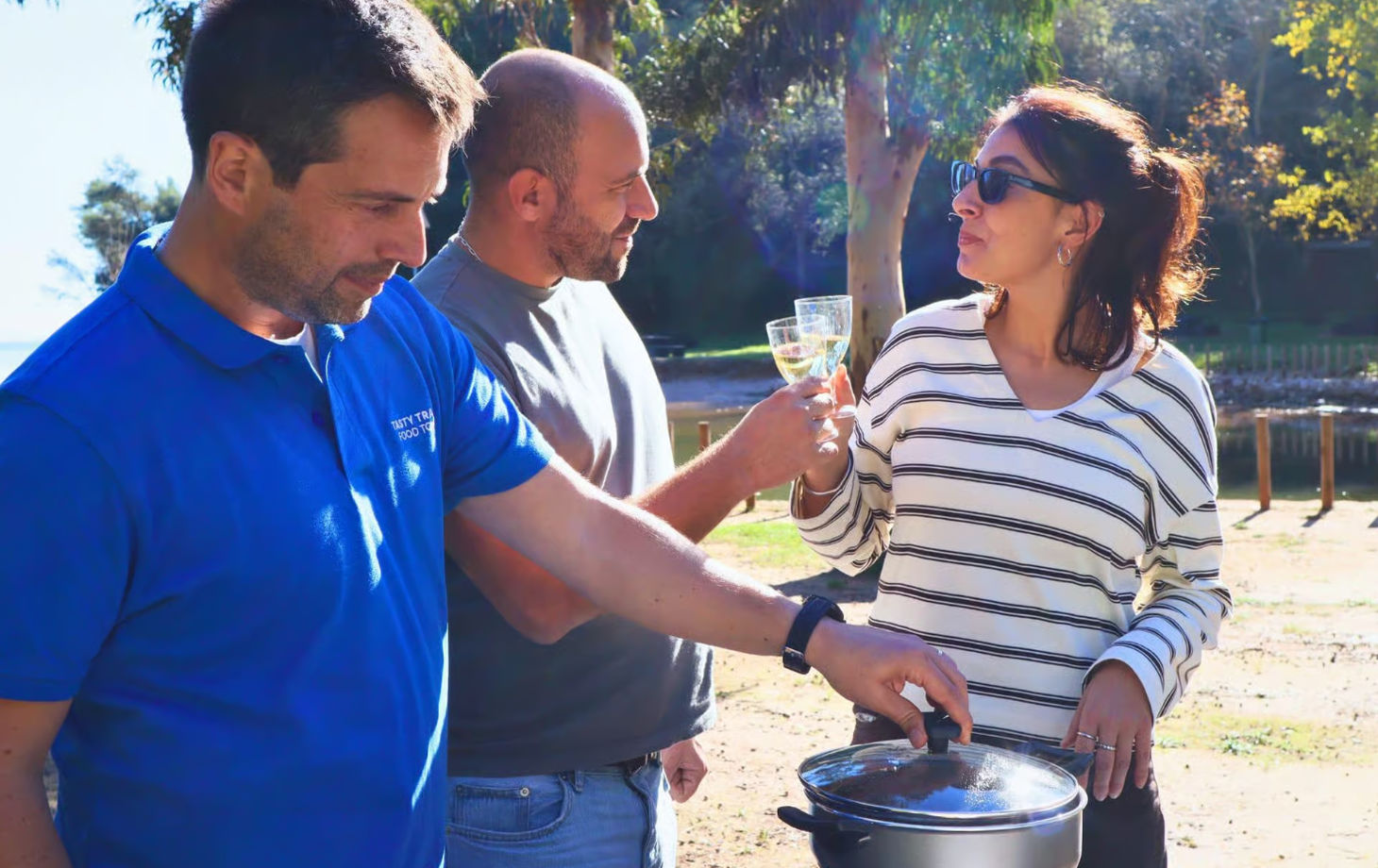 Portuguese Market, Wine & Seaside Cooking Experience in Setúbal