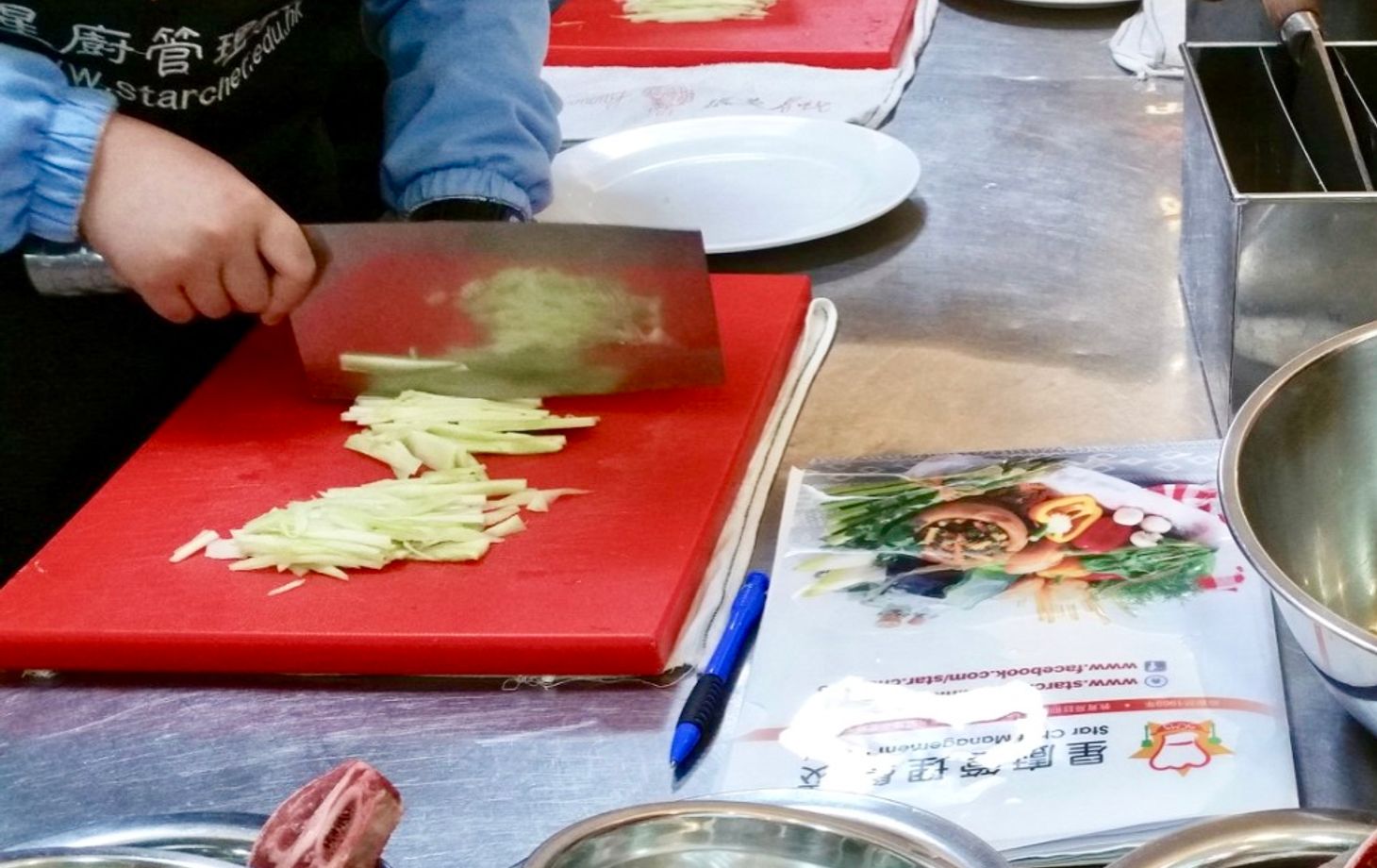 Cours privé de cuisine chinoise au wok avec un chef professionnel