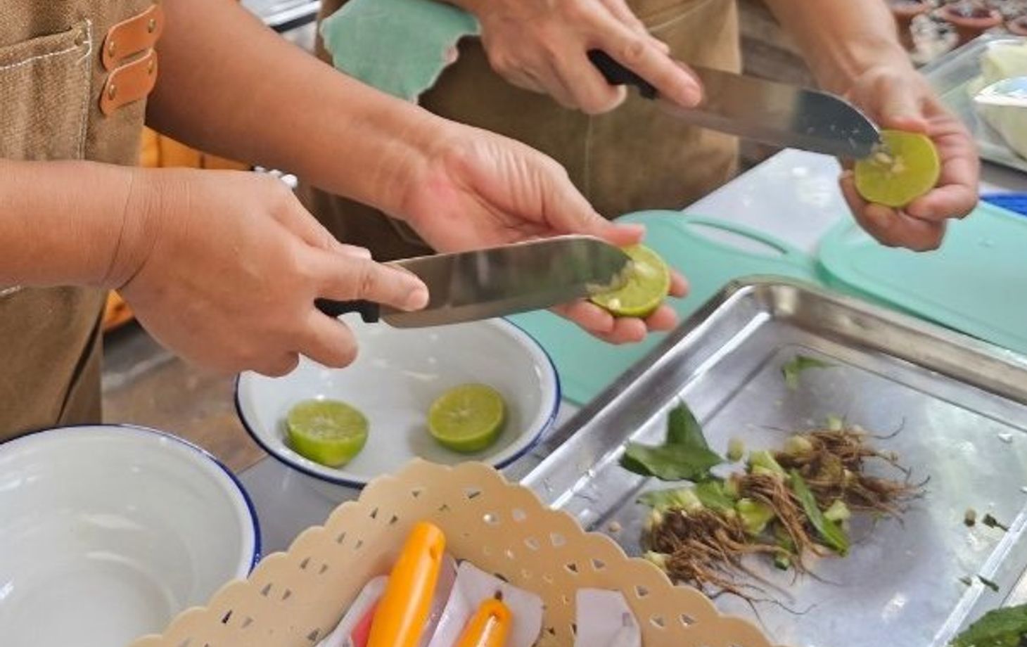 Cooking Experience with Market Tour and Experience Thai Herbal Tea Tasting