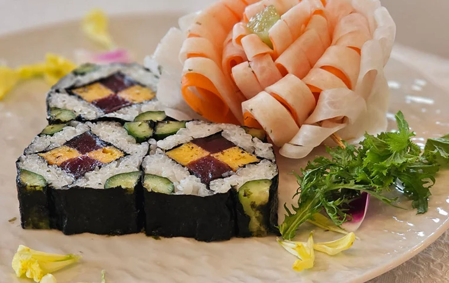 Ramen and Sushi Culinary Class with Tea Ceremony in Osaka