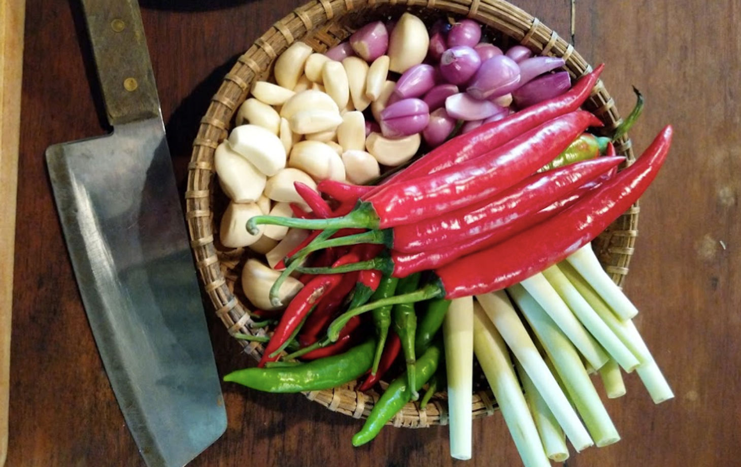 Red Bridge Deluxe Day Journey: Organic Farm, Boat Trip, Market Tour and Hands on Cooking of 4 Famous Vietnamese Dishes