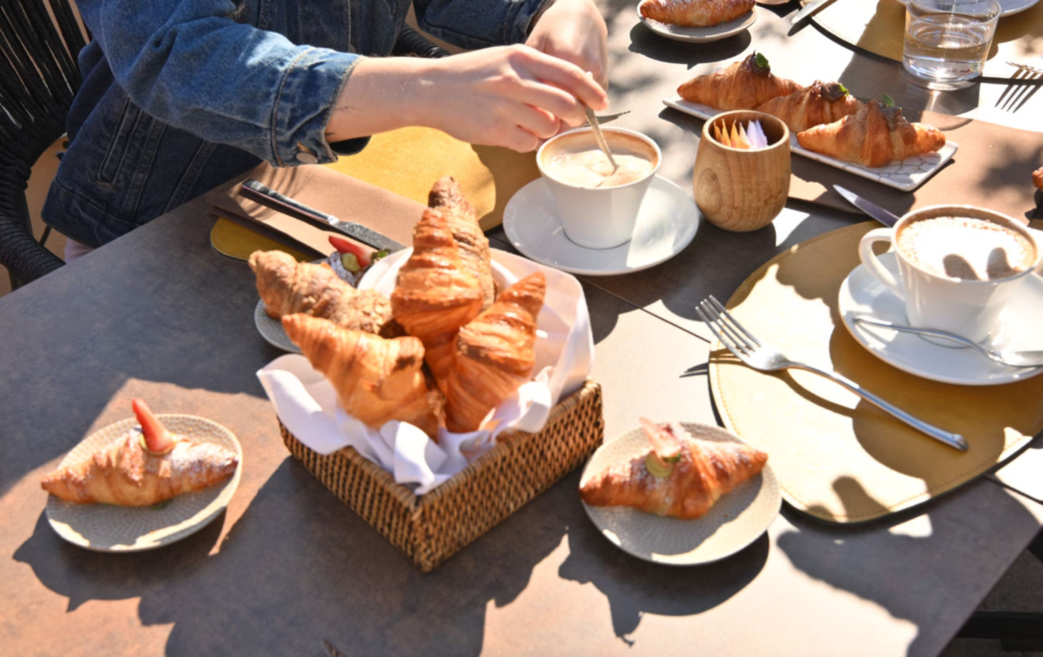Rome Breakfast Experience: Morning Bites by the Colosseum
