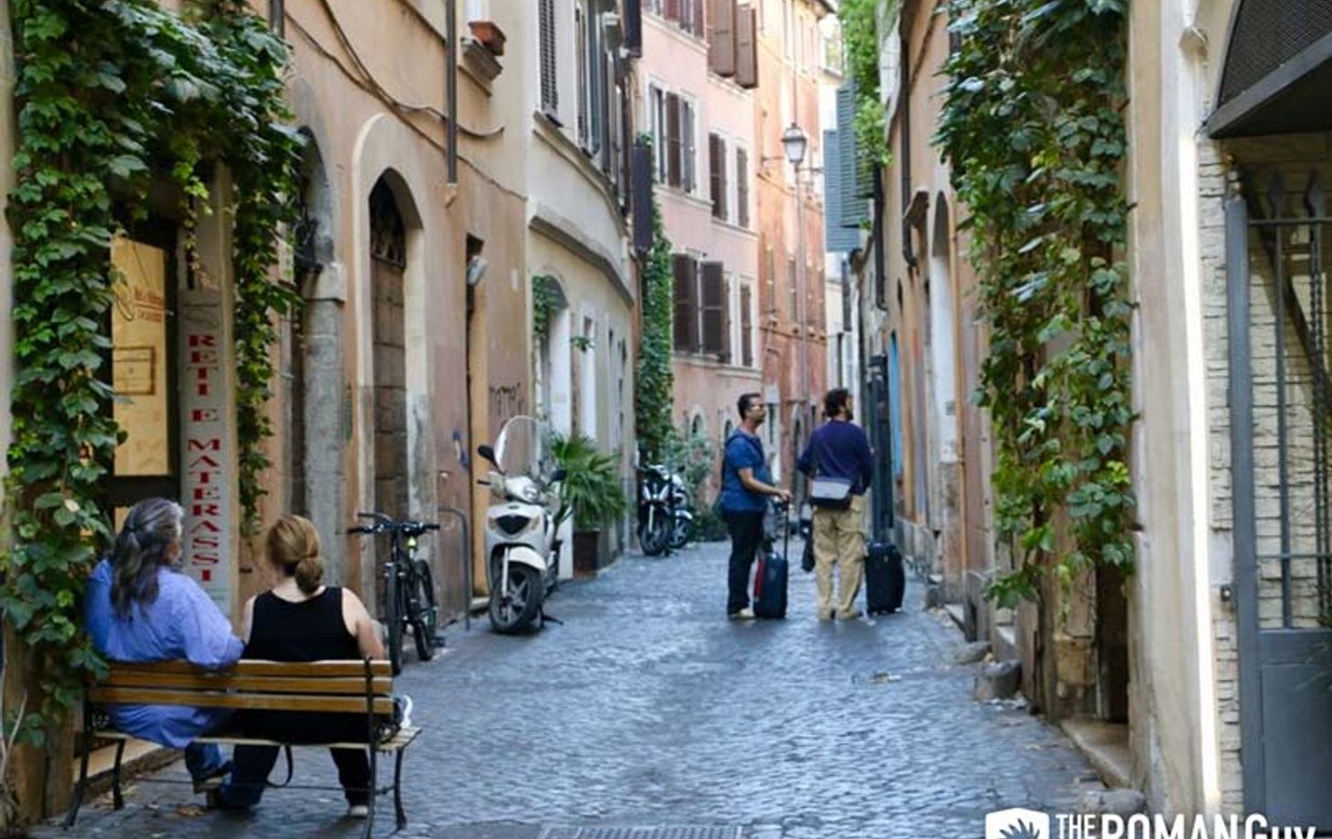Rome Foodie Tour in Trastevere with Wine & Dinner