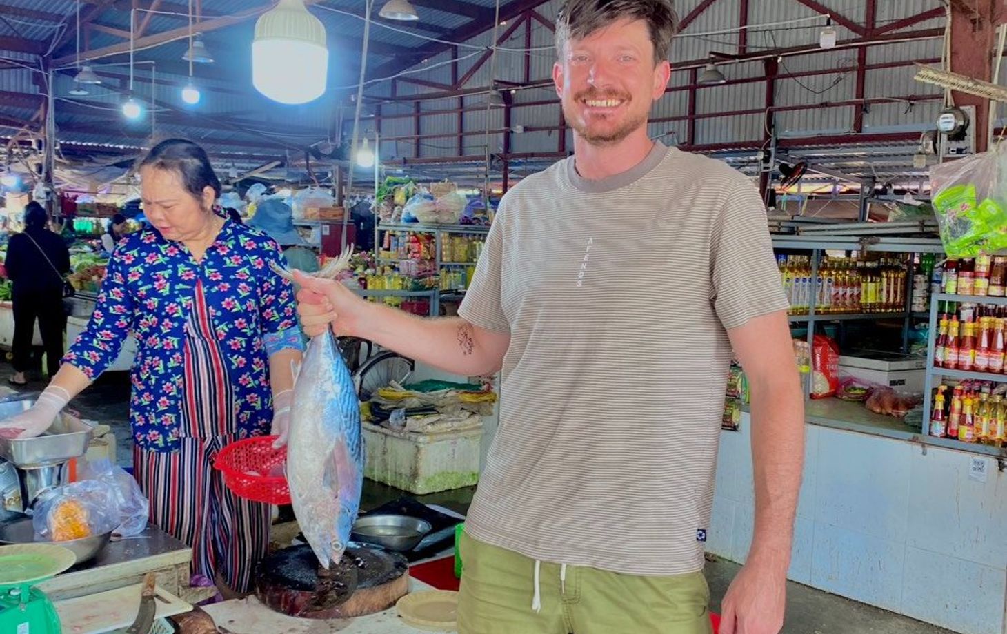 Market Tour, Countryside Bicycle Ride, and Cooking Class Experience in Hoi An