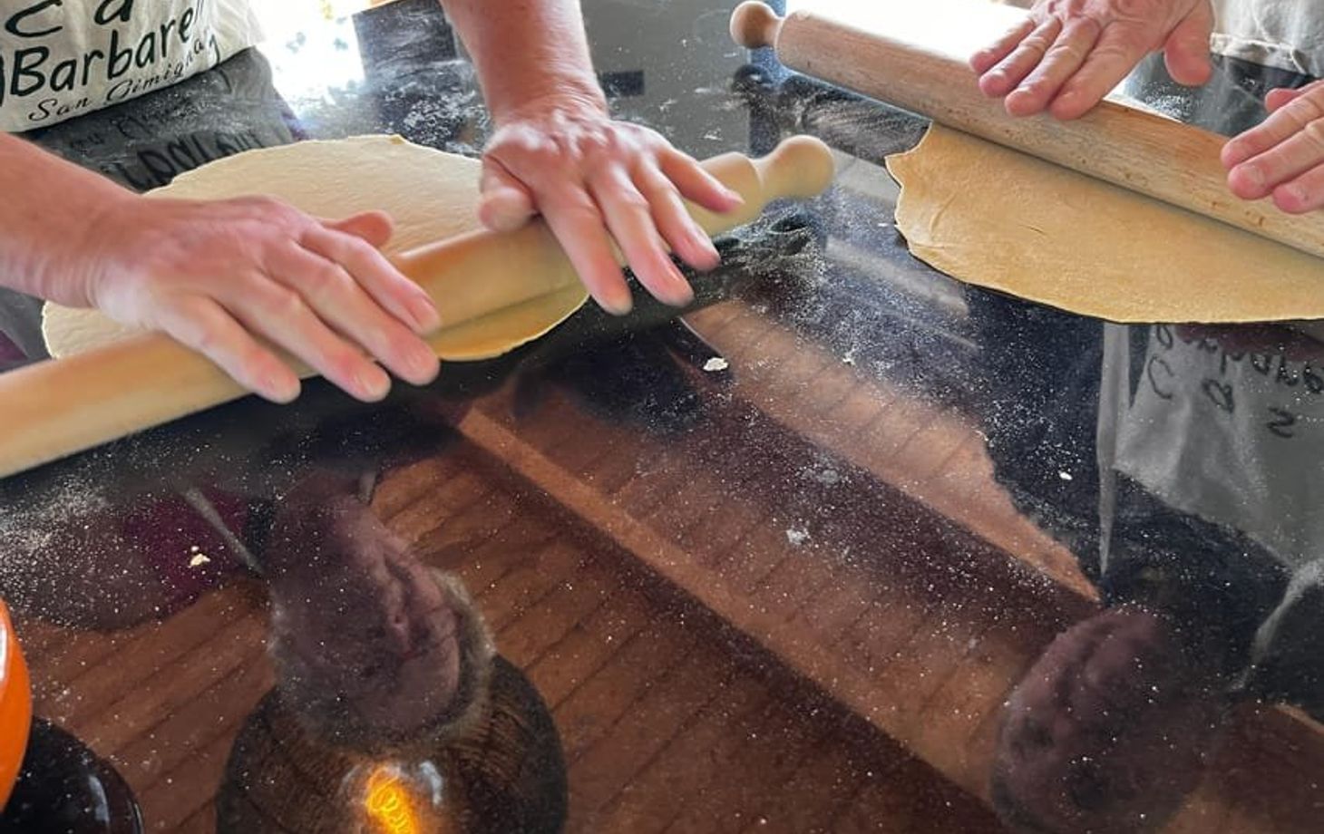 San Gimignano: Pizza Culinary Class with Lunch & Wine Experience